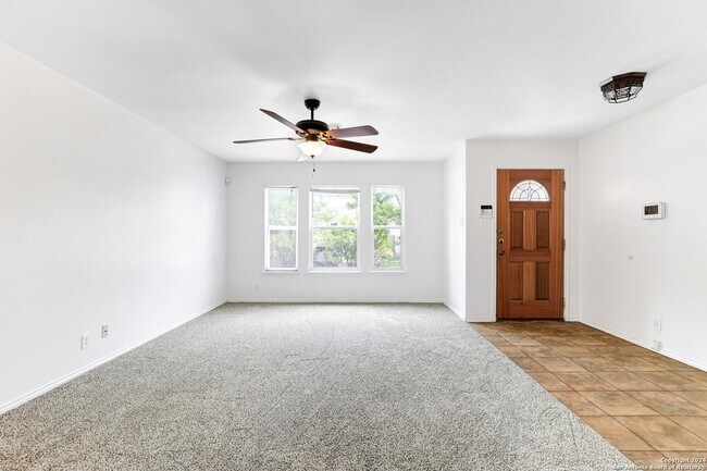 Building Photo - 10106 Amber Flora Dr