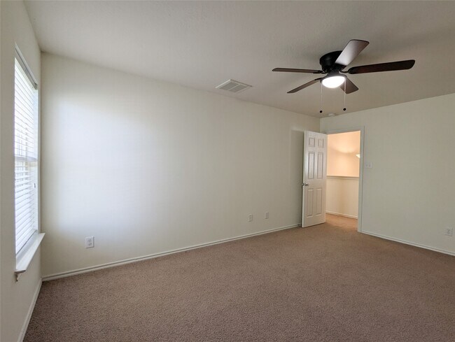 Building Photo - 6223 Summerfield Glade Ln