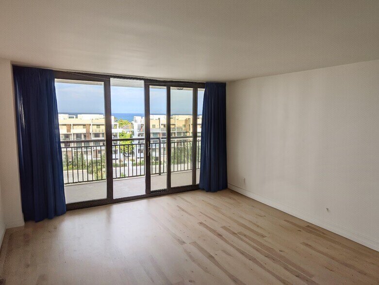 Building Photo - 3031 N Ocean Blvd