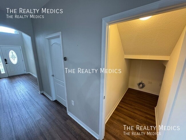 Building Photo - 5107 Appenine Loop W