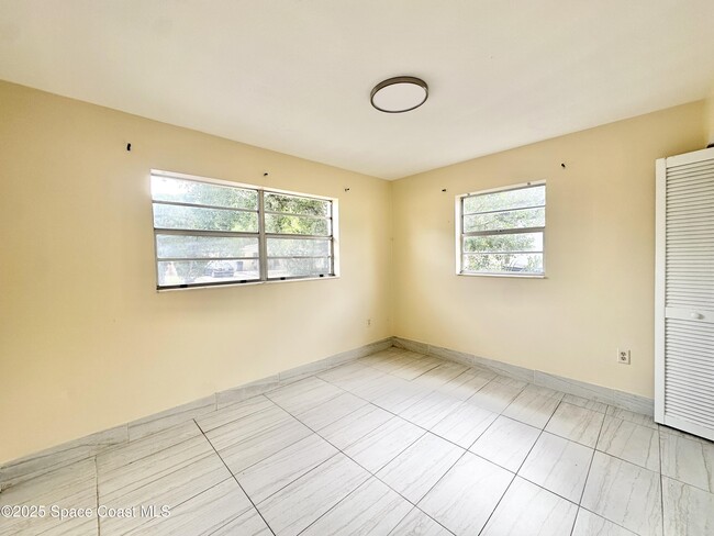 Building Photo - 4410 Shaw Ave