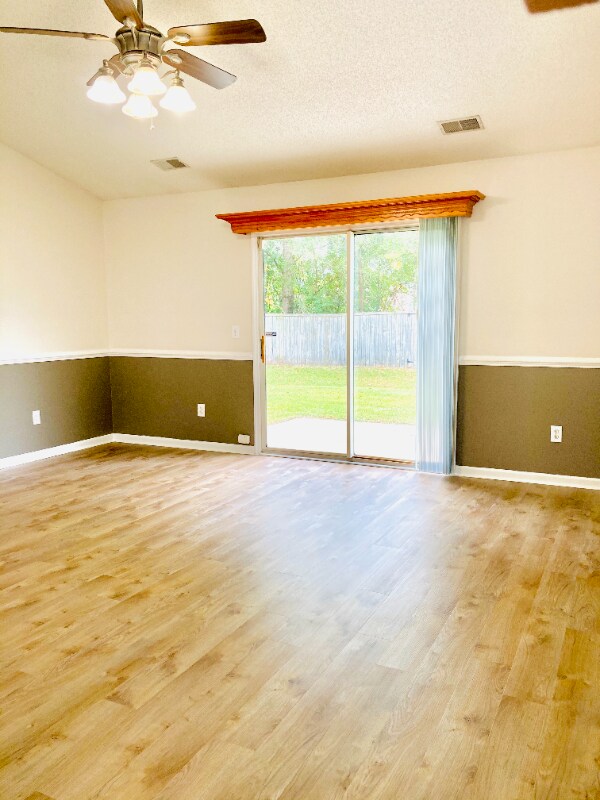 Building Photo - 98 Creek Bend Dr