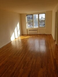 Building Photo - 94-30 59th Ave