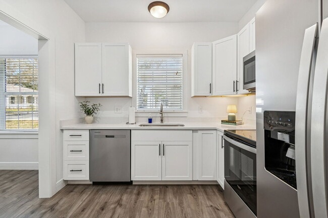 Building Photo - 12715 Taylor Nicolas Dr