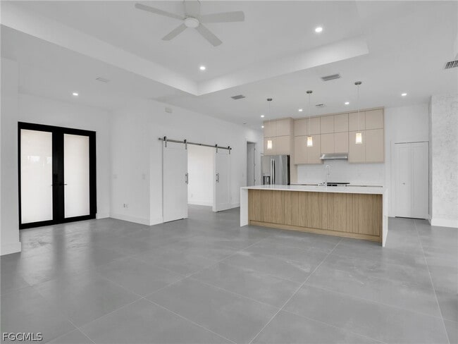 Building Photo - 6161 Feise St