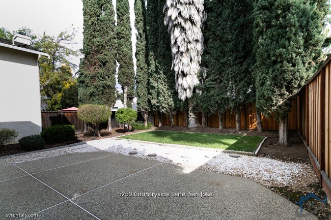 Building Photo - 5250 Countryside Ln