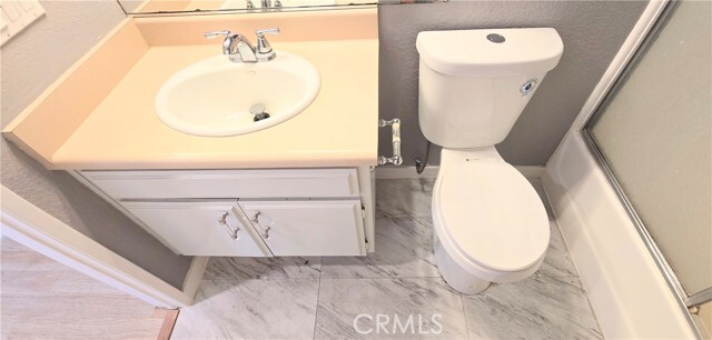 Building Photo - 630 W Dryden St