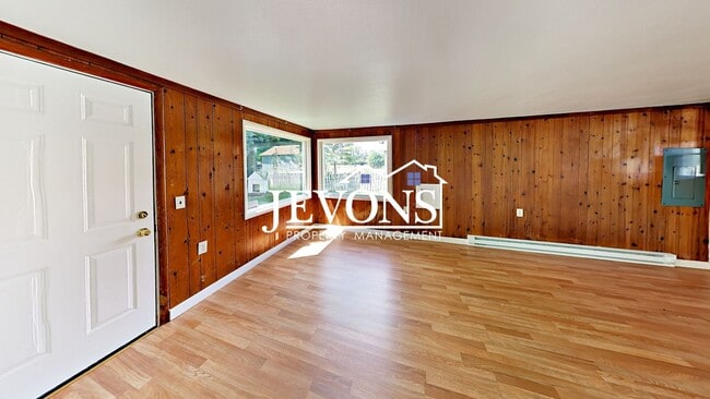 Building Photo - Pet-friendly single-family home in Tieton ...