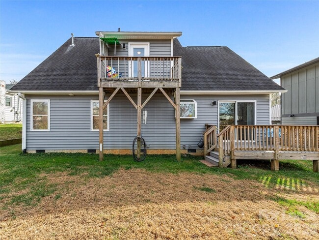 Building Photo - 14 Hildebrand St