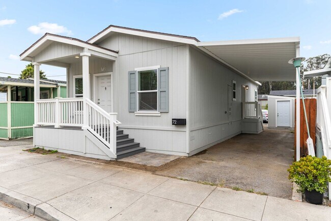 Building Photo - BRAND NEW HOME IN THE PLEASURE POINT AREA OF SANTA CRUZ. $3,750 Per Month