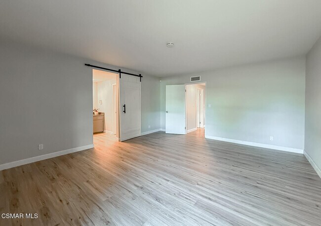 Building Photo - 1251 Buckingham Dr