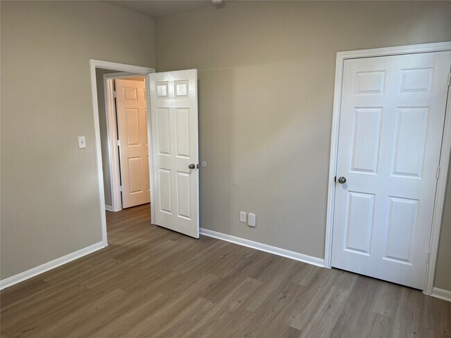 Building Photo - 10890 Royal Adrian Dr