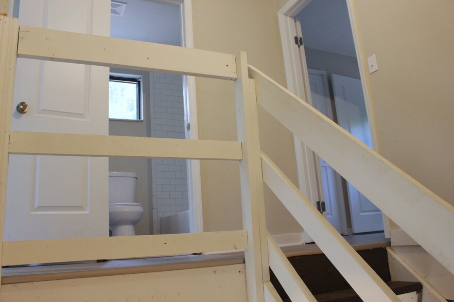 Building Photo - 1356 Linda Ann Dr