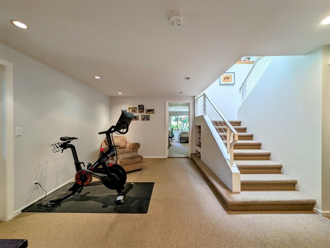 Building Photo - 10 Idalia Ct