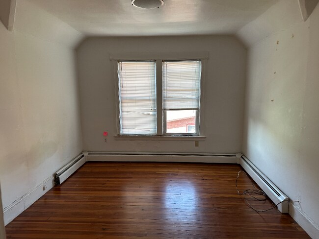 Building Photo - Renovated Beautiful 2BR Near Yale - Science Hill