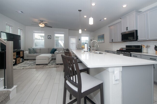 Building Photo - 1523 Parkland Oak Dr