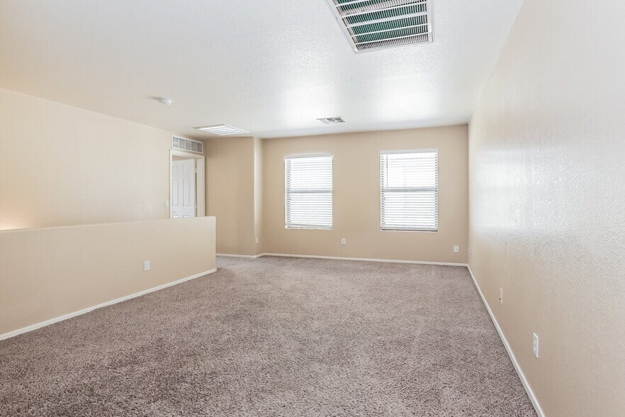 Building Photo - 2714 S Sailors Way