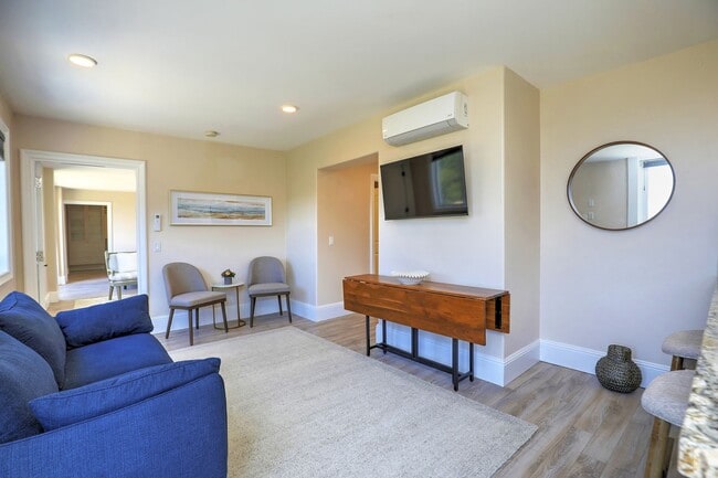 Building Photo - Canyon Casita- Furnished 2 bdrm