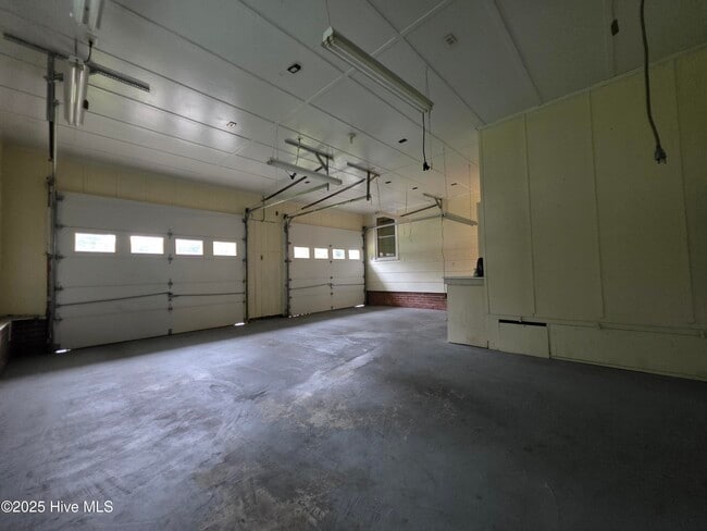 Building Photo - 204 Wharton St