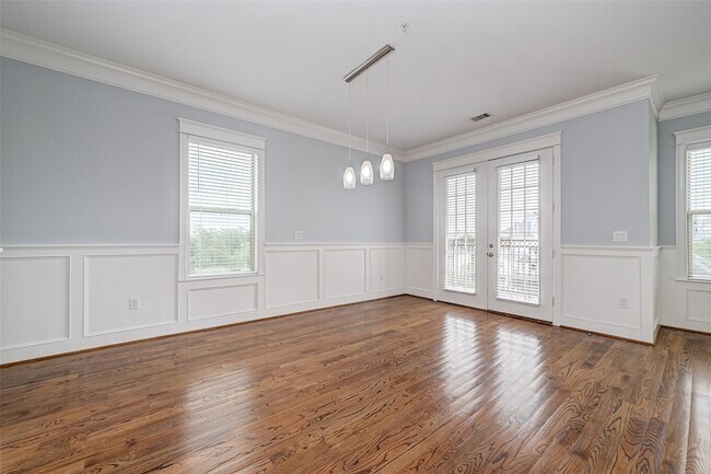 Building Photo - 2802 Morrison St