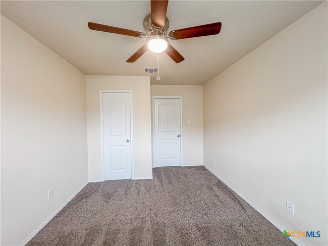 Building Photo - 724 Liberty Valley Dr