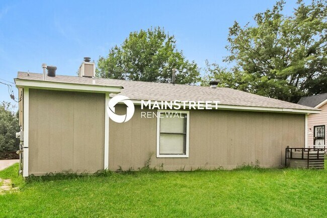 Building Photo - 3 Bedroom Pet-Friendly Home in Memphis, TN with Main Street Renewal