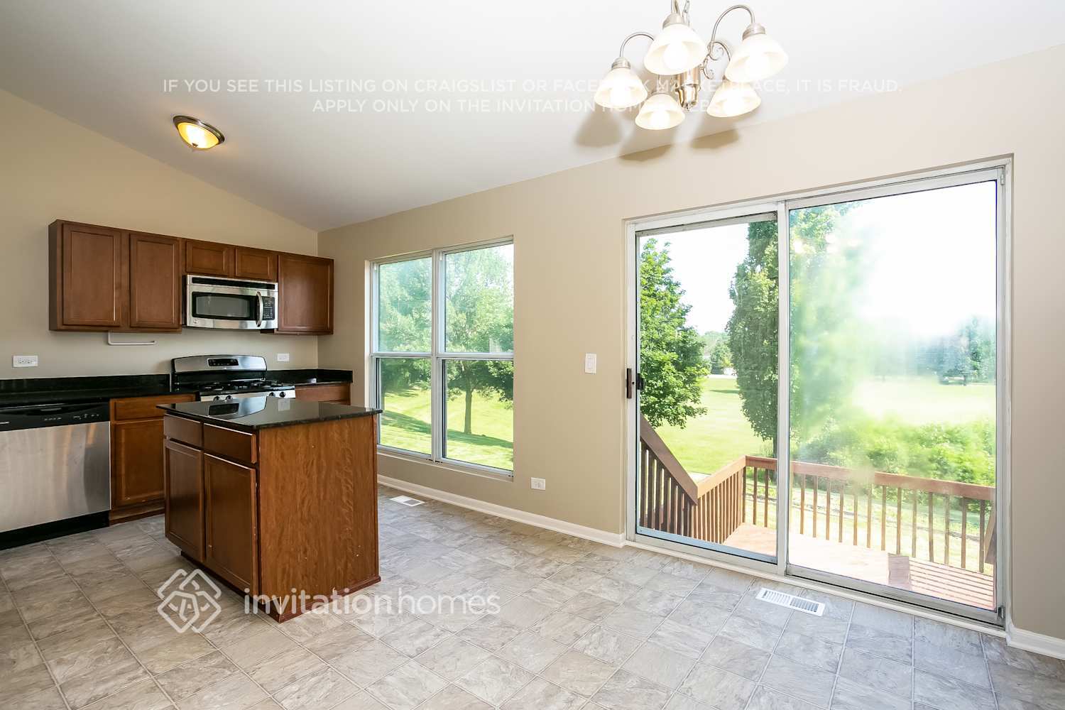 Building Photo - 484 Columbine Ln