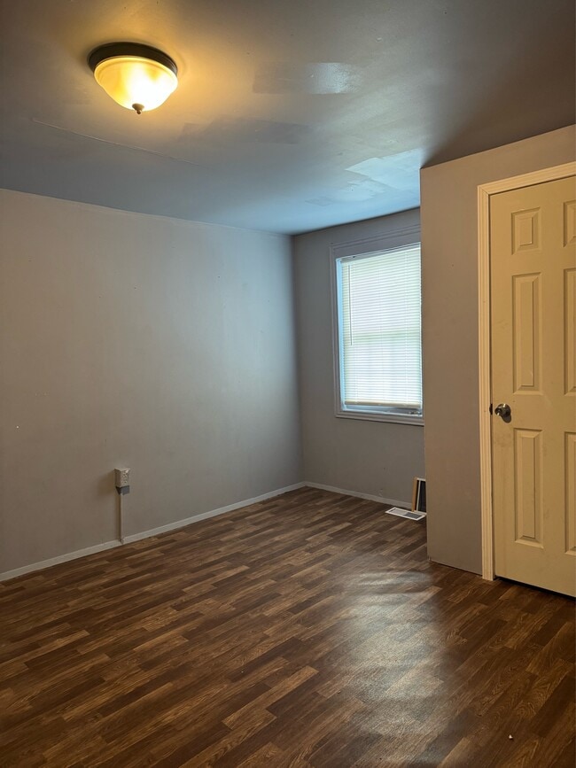 Building Photo - 1124 Dudley Ave