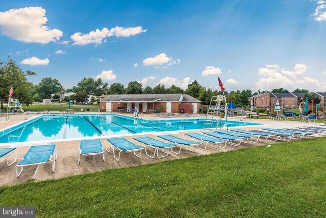 Building Photo - 103 Savannah Ct