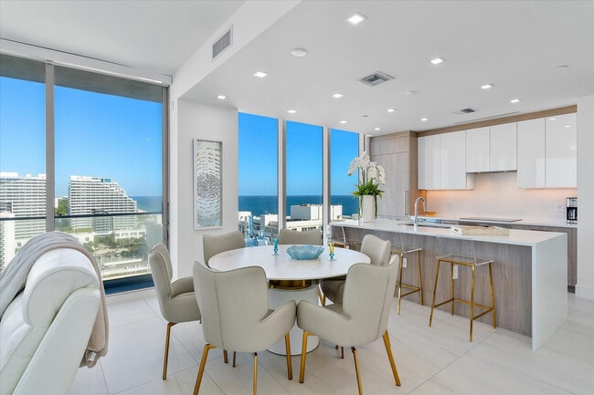 Building Photo - 151 N Seabreeze Blvd