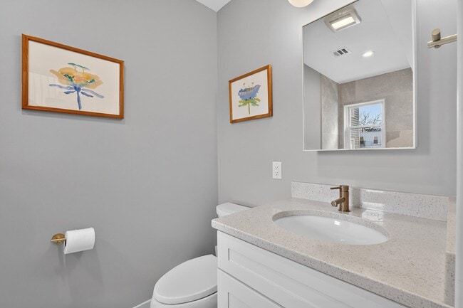 Building Photo - 303 4th St