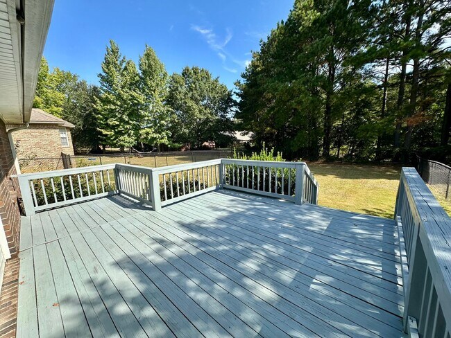 Building Photo - Williamsburg Subdivision!