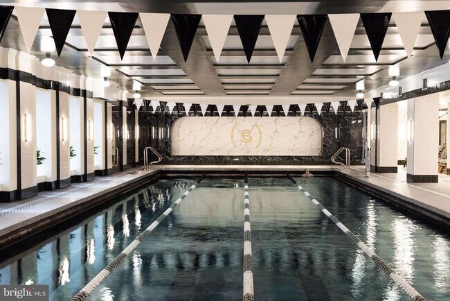 Building Photo - 200 S Broad St