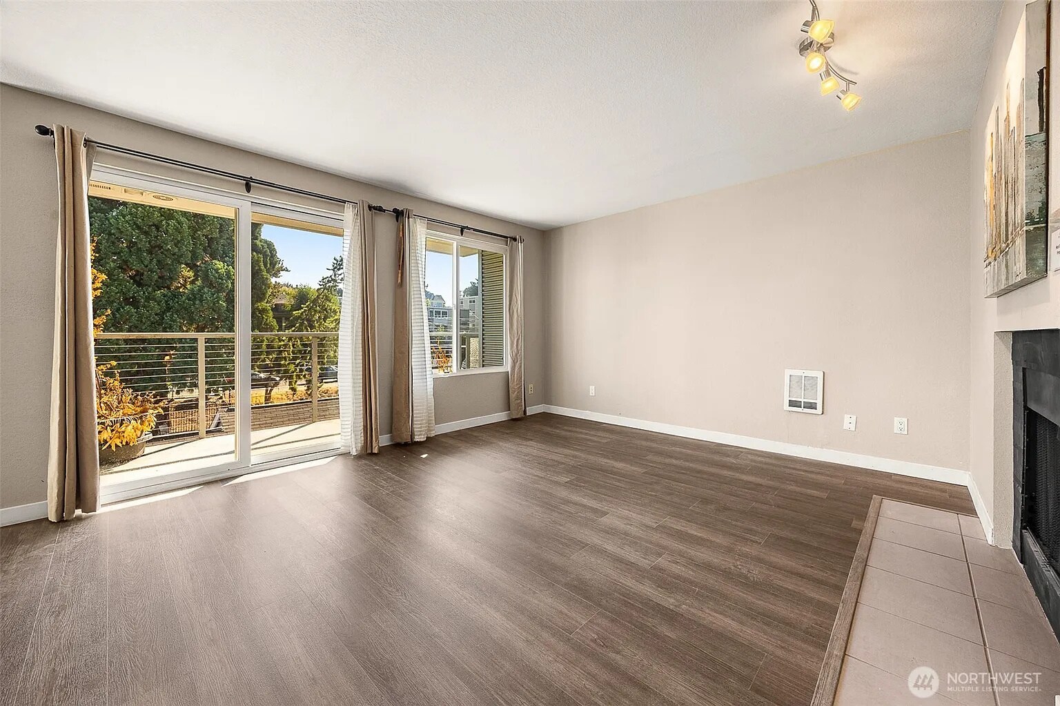 Building Photo - 1311 12th Ave S