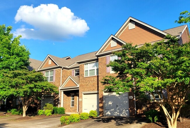 Building Photo - 1300 Crown Point Pl