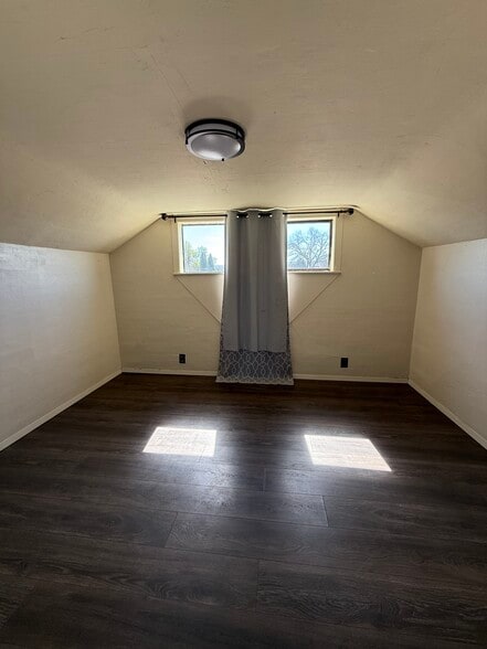 Building Photo - 1119 S 6th Ave