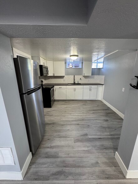 Building Photo - 4206 W Annapolis Dr