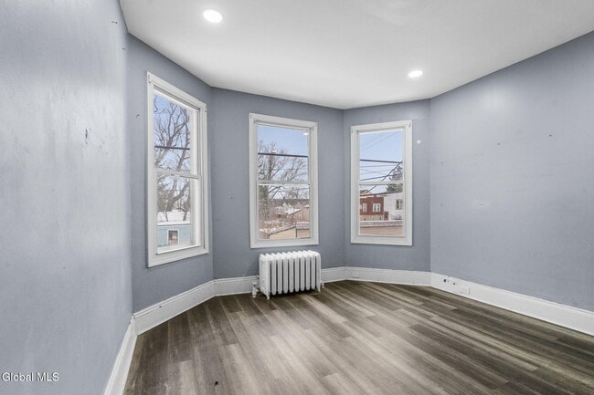 Building Photo - 21 120th St