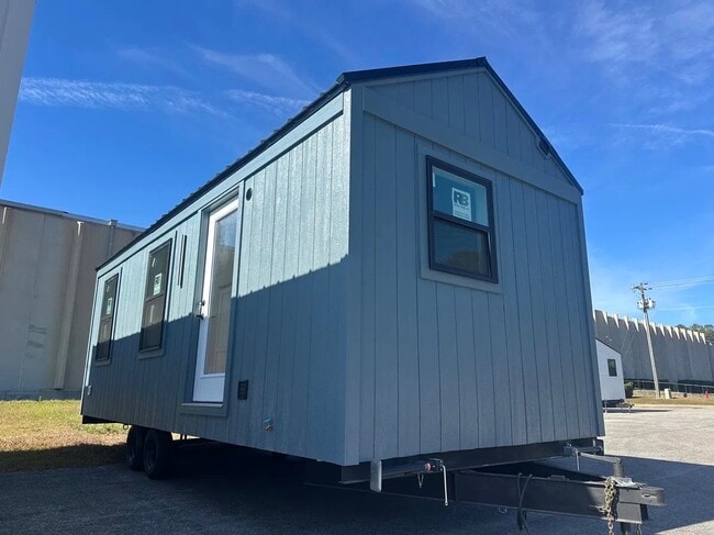 Building Photo - 2015 Union School Rd SW