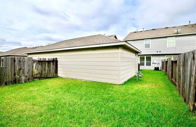 Building Photo - 16747 Libson Falls Dr