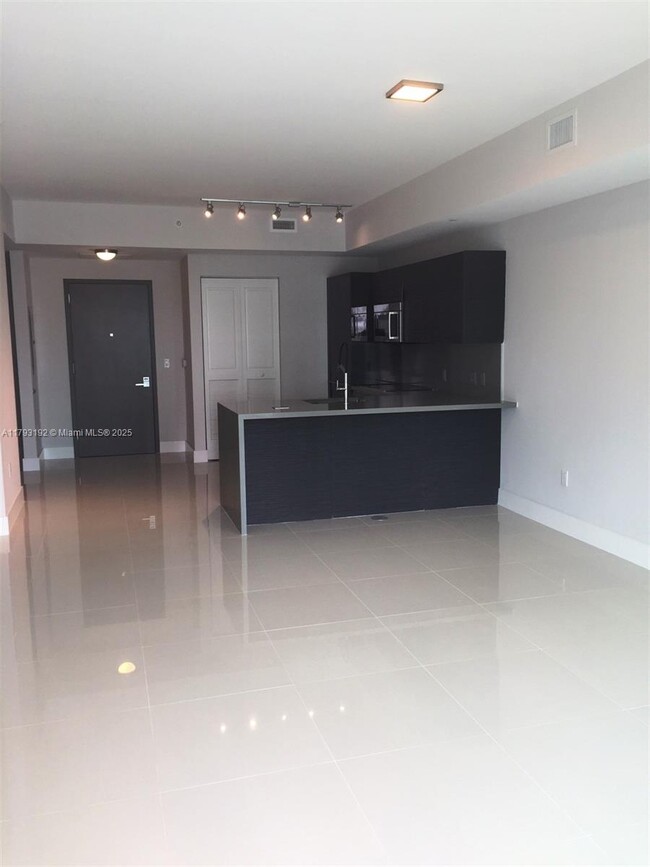 Building Photo - 1080 Brickell Ave