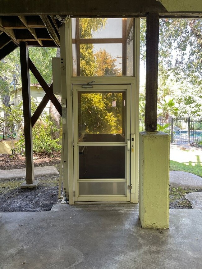 Building Photo - Amazing Garden Hwy Riverfront Home for Rent