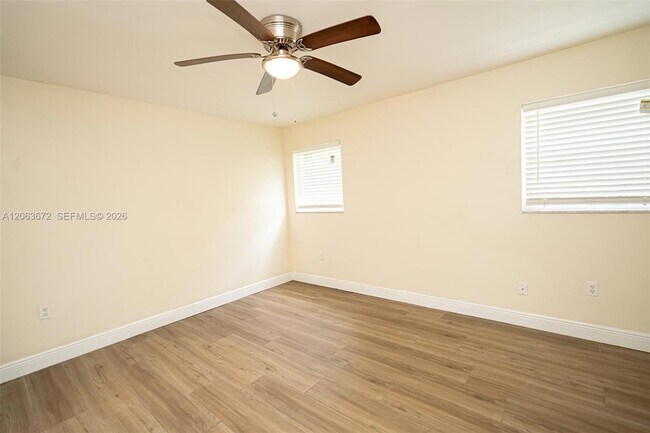 Building Photo - 5613 Pierce St