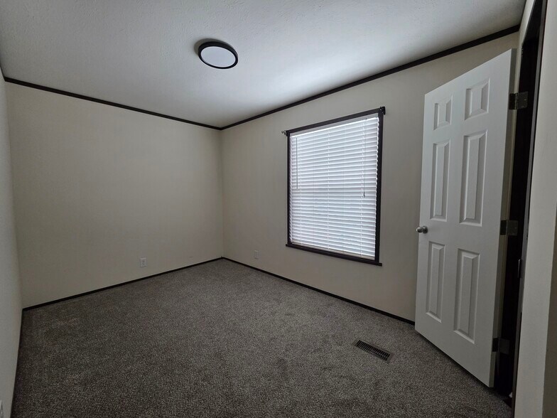 Building Photo - 154 Whippoorwill Ln