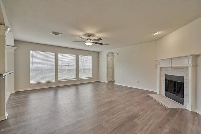 Building Photo - 511 Elm Ridge Dr