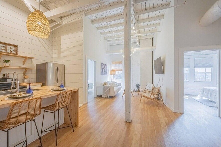 Building Photo - 269 N Hull St