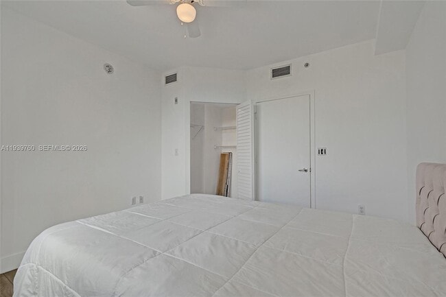 Building Photo - 2775 NE 187th St