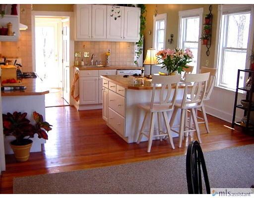 Building Photo - 30 Manning St