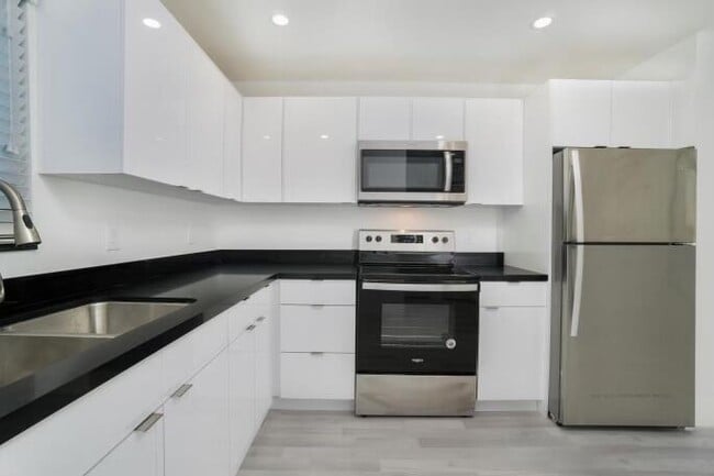 Building Photo - 4331 NW 115th Ave