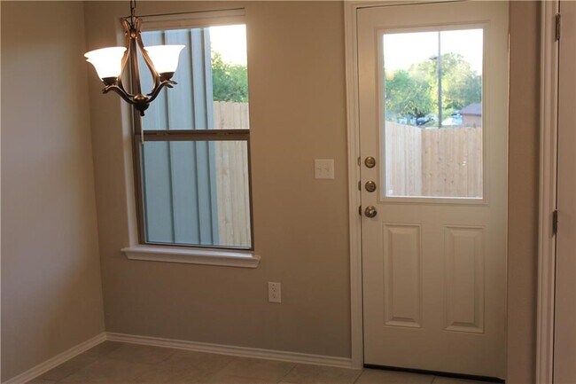 Building Photo - 1220 Garland Rd